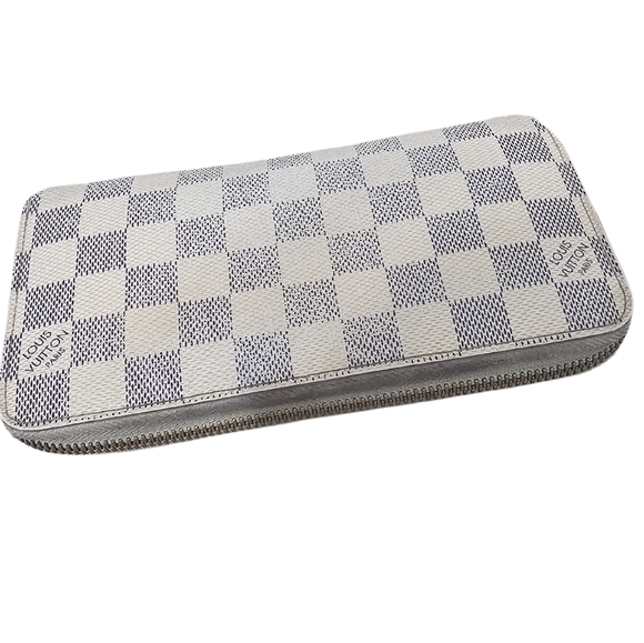 LOUIS VUITTON - Picture 3 of 6